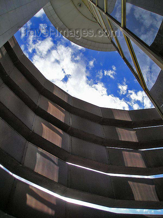 turkmenistan87: Ashgabat - Turkmenistan - Arch of Neutrality - a slice of sky - photo by G.Karamyanc / Travel-Images.com - (c) Travel-Images.com - Stock Photography agency - Image Bank