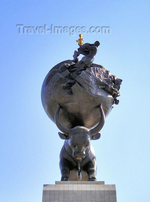 turkmenistan92: Ashgabat - Turkmenistan - 1948 Earthquake Monument - bullish world - photo by G.Karamyanc / Travel-Images.com - (c) Travel-Images.com - Stock Photography agency - Image Bank