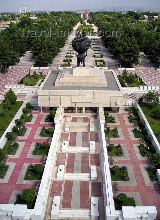 turkmenistan94: Ashgabat - Turkmenistan - 1948 Earthquake Monument - from above - photo by G.Karamyanc / Travel-Images.com - (c) Travel-Images.com - Stock Photography agency - Image Bank
