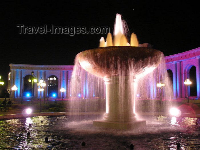 turkmenistan96: Ashgabat - Turkmenistan - fountain at night - photo by G.Karamyanc / Travel-Images.com - (c) Travel-Images.com - Stock Photography agency - Image Bank