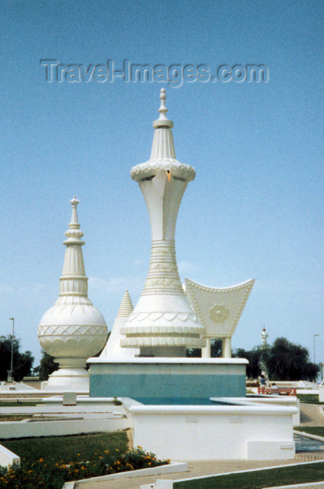 uaead1: Abu-Dhabi / AZI / AUH / DFA, UAE: Chess-like sculptures on Ittihad square - Arabian tea pot and accessories - photo by M.Torres - (c) Travel-Images.com - Stock Photography agency - Image Bank