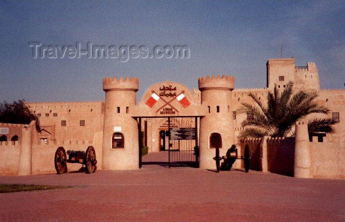 uaeaj1: UAE - Ajman: guns at the fortress cum Museum - the ruler’s palace till 1970 - photo by M.Torres - (c) Travel-Images.com - Stock Photography agency - Image Bank