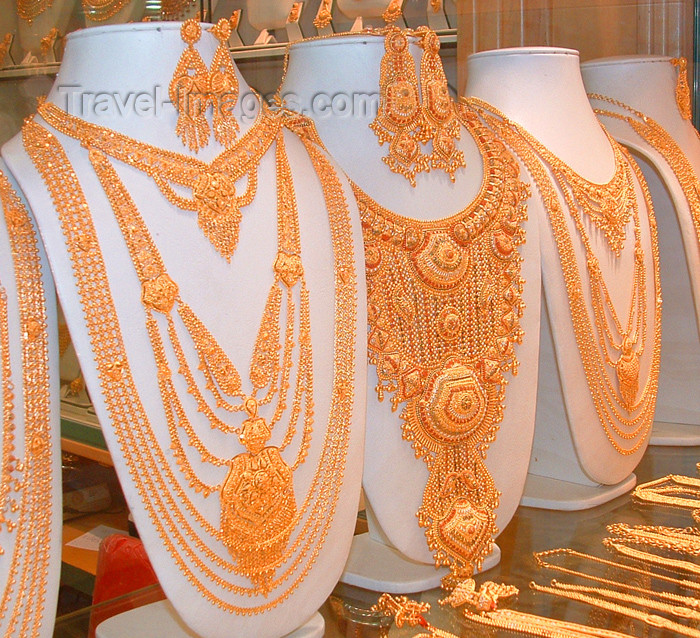 uaedb17: UAE - Dubai: jewellery at the gold souk - Deira district - photo by Llonaid - (c) Travel-Images.com - Stock Photography agency - Image Bank
