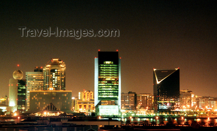 uaedb2: UAE - Dubai - the Emirates: night on the creek - Bank of Dubai - photo by M.Torres - (c) Travel-Images.com - Stock Photography agency - Image Bank