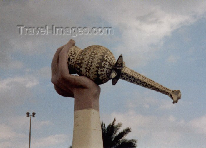 uaefj2: UAE - Fujairah / Alfujairah / FJR: roundabout on Al Faseel  road  - photo by M.Torres - (c) Travel-Images.com - Stock Photography agency - Image Bank