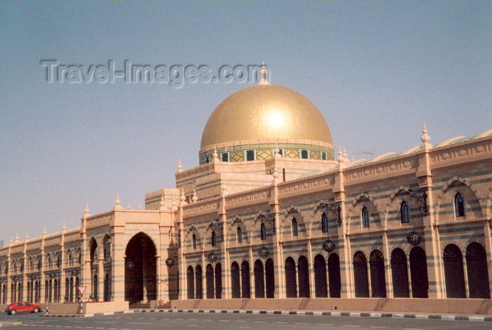 uaesj4: UAE - Sharjah / SHJ : Golden dome - Souq Al Majarrah - Corniche road - photo by M.Torres - (c) Travel-Images.com - Stock Photography agency - Image Bank