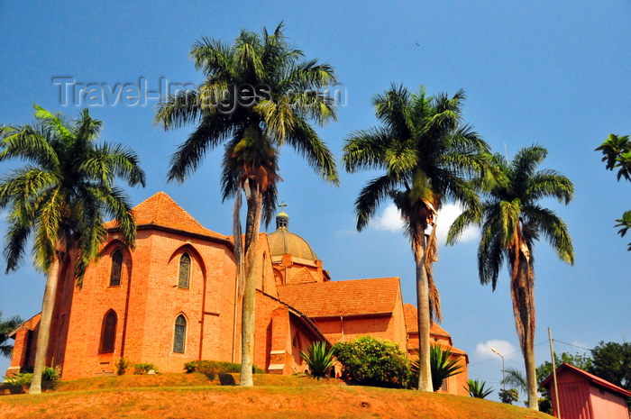 uganda105: Kampala, Uganda: St. Paul's Anglican Cathedral, red brick architecture and coconut trees on Namirembe hill - photo by M.Torres - (c) Travel-Images.com - Stock Photography agency - Image Bank
