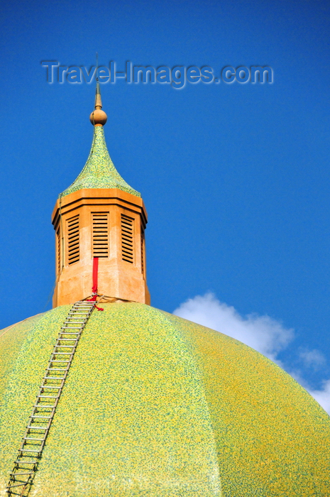 uganda118: Kampala, Uganda: Baha'i Temple on Kikaaya Hill - green dome covered in mosaic tiles from Italy - photo by M.Torres - (c) Travel-Images.com - Stock Photography agency - Image Bank