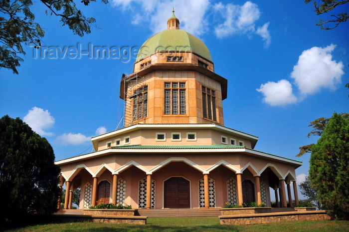 uganda121: Kampala, Uganda: Baha'i Temple on Kikaaya Hill - green domed building - architect Charles Mason Remey - Bahá'í House of Worship - photo by M.Torres - (c) Travel-Images.com - Stock Photography agency - Image Bank