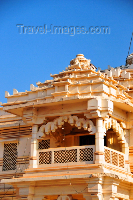 uganda124: Kampala, Uganda: Hindu Temple - decorated balcony - Shree Sanatan Dharma Mandal, Snay Amir Street - photo by M.Torres - (c) Travel-Images.com - Stock Photography agency - Image Bank