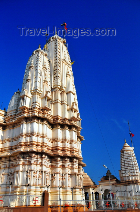 uganda125: Kampala, Uganda: Hindu Temple - gopuram tower seen against the sky - Shree Sanatan Dharma Mandal, Snay Amir Street - photo by M.Torres - (c) Travel-Images.com - Stock Photography agency - Image Bank