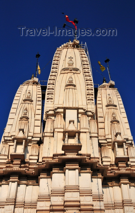 uganda128: Kampala, Uganda: Hindu Temple with triple gopuram tower - Shree Sanatan Dharma Mandal, Sikh road and Snay Amir Street - photo by M.Torres - (c) Travel-Images.com - Stock Photography agency - Image Bank