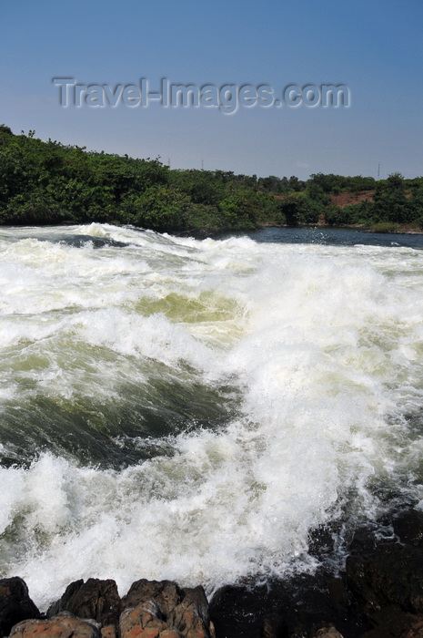 uganda152: Bujagali Falls, Jinja district, Uganda: these are more catarats than real falls on the river Nile, but perfect for white water reafting - seen from the Eastern bank - in 2012 the falls were submerged by the Bujagali Dam - photo by M.Torres - (c) Travel-Images.com - Stock Photography agency - Image Bank