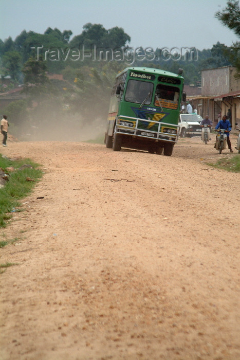 uganda17: Uganda - bus to the Gorillas - African road (photo by Jordan Banks) - (c) Travel-Images.com - Stock Photography agency - Image Bank
