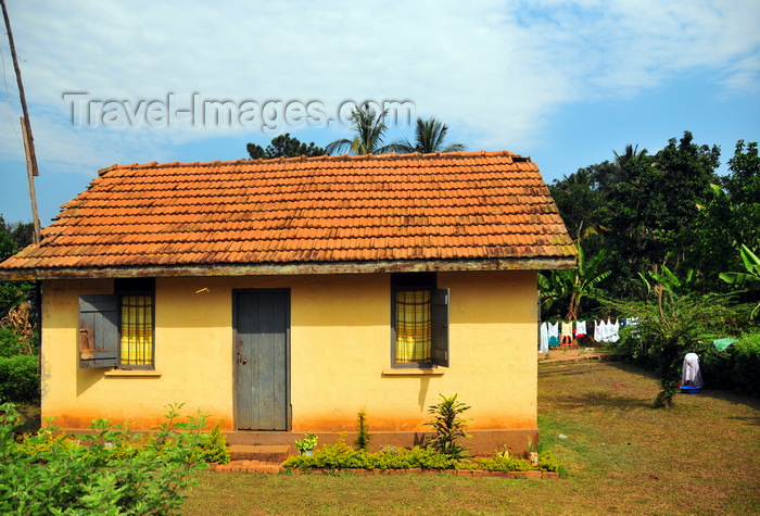 uganda189: Entebbe, Wakiso District, Uganda: yellow house on Manyago Road, part of a development for civil servants - photo by M.Torres - (c) Travel-Images.com - Stock Photography agency - Image Bank