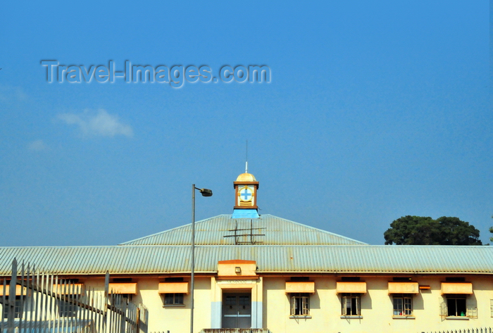 uganda57: Kampala, Uganda: the Old Mulago hospital building - colonial archtecture - Lower Mulago Hill road - photo by M.Torres - (c) Travel-Images.com - Stock Photography agency - Image Bank