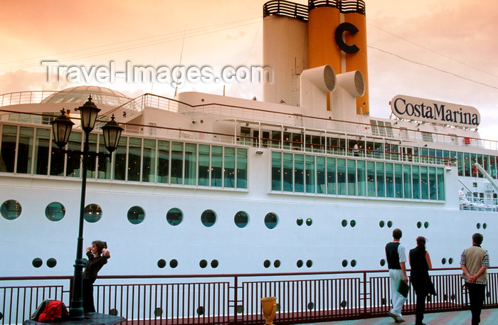 ukra34: Odessa, Ukraine: Costa Marina Cruise Ship - people walking on the boardwalk - photo by K.Gapys - (c) Travel-Images.com - Stock Photography agency - Image Bank