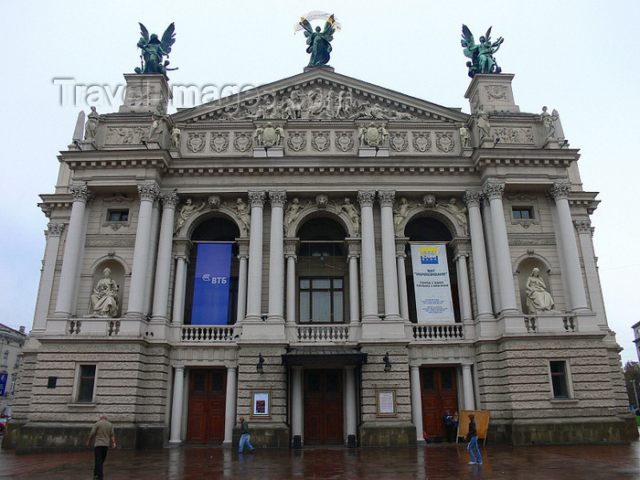 ukra81: Lviv / Lvov, Ukraine: Opera house - Lviv Theatre of Opera and Ballet - Viennese neo-Renaissance style - designed by Zygmunt Gorgolewski - photo by J.Kaman - (c) Travel-Images.com - Stock Photography agency - Image Bank