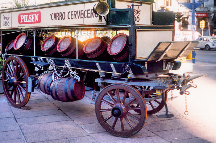 uruguay11: Uruguay - Montevideo: beer cart - Pilsen barrels - photo by M.Torres - (c) Travel-Images.com - Stock Photography agency - Image Bank