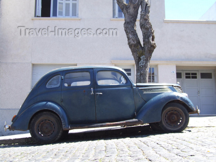 uruguay24: Uruguay - Colonia del Sacramento - Old car - photo by M.Bergsma - (c) Travel-Images.com - Stock Photography agency - Image Bank