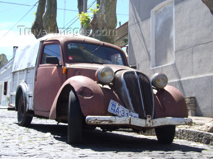 uruguay25: Uruguay - Colonia del Sacramento - Old van - photo by M.Bergsma - (c) Travel-Images.com - Stock Photography agency - Image Bank