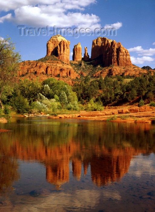 usa100: USA - Sedona (Arizona): Red Rocks formation in Oak Creek Canyon with reflection of Cathedral Rocks in the River - butte - photo by J.Fekete - (c) Travel-Images.com - Stock Photography agency - Image Bank