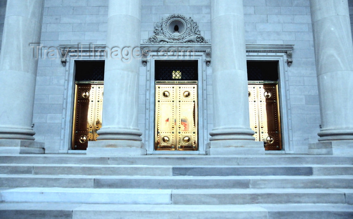 usa1008: Little Rock, Arkansas, USA: Arkansas State Capitol - limestone façade, the stone was quarried in Batesville, Arkansas - classical portico with bronze doors - photo by M.Torres - (c) Travel-Images.com - Stock Photography agency - Image Bank