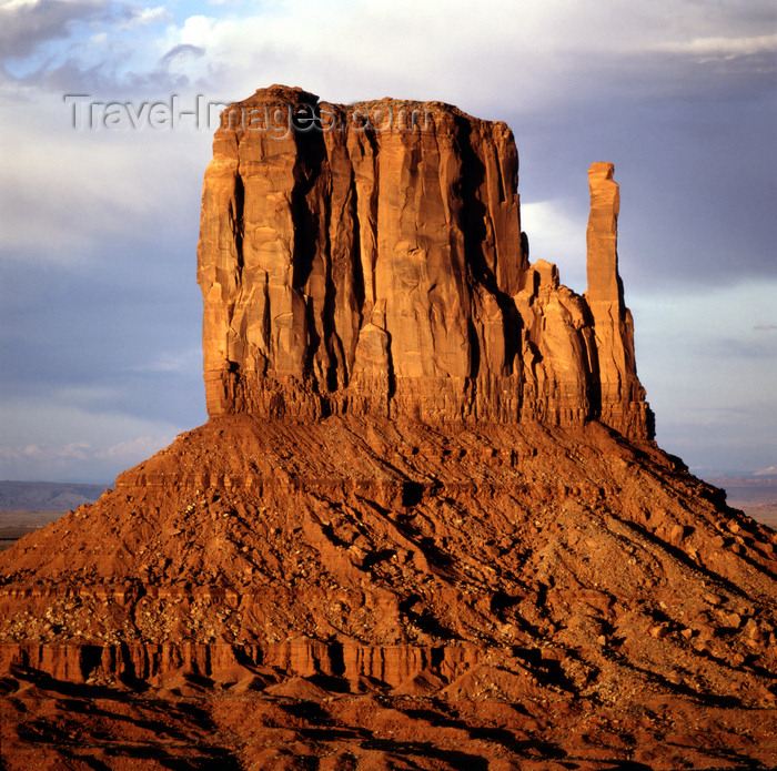 usa101: USA - Monument Valley (Arizona): Left Mitten - butte - photo by J.Fekete - (c) Travel-Images.com - Stock Photography agency - Image Bank