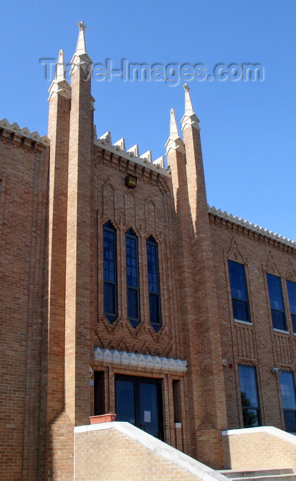 usa1023: Tulsa, Oklahoma, USA: Marquette School - parochial school of Christ the King Catholic Parish - designed by Federick W. Redlich - Zigzag Art Deco style - South Quincy Avenue - photo by G.Frysinger - (c) Travel-Images.com - Stock Photography agency - Image Bank