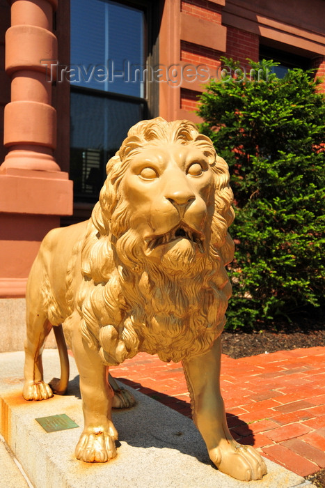 usa1024: Portsmouth, New Hampshire, USA: bronze lion, a symbol of Frank Jones, who rebuilt the Rockingham Hotel - New England - photo by M.Torres - (c) Travel-Images.com - Stock Photography agency - Image Bank