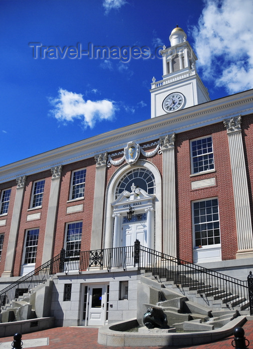usa1037: Burlington, Vermont, USA: facade of Burlington City Hall – architects McKim, Mead and White - 149 Church St - photo by M.Torres - (c) Travel-Images.com - Stock Photography agency - Image Bank