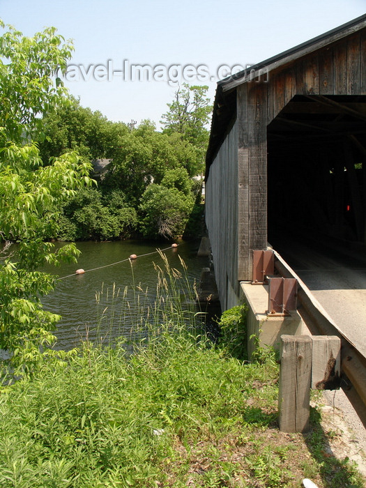 usa1038: Middlebury, Addison County, Vermont, USA: Pulp Mill Covered Bridge over the Otter Creek - Burr Arch - Double Barrel Truss - Champlain Valley - photo by G.Frysinger - (c) Travel-Images.com - Stock Photography agency - Image Bank