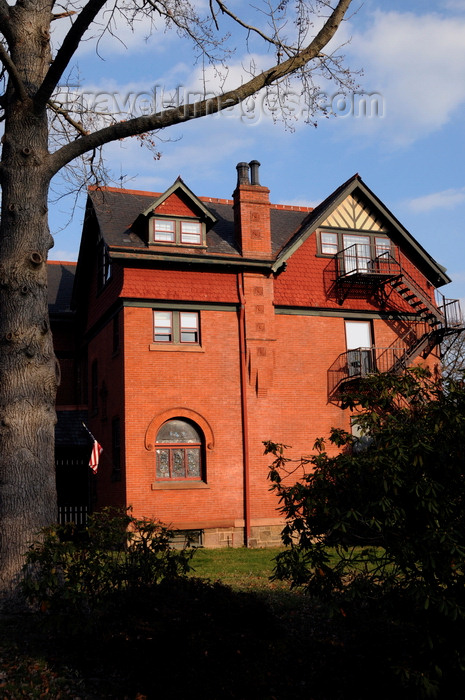 usa1046: Bristol, Bucks County, Pennsylvania, USA: red brick home - photo by N.Chayer - (c) Travel-Images.com - Stock Photography agency - Image Bank