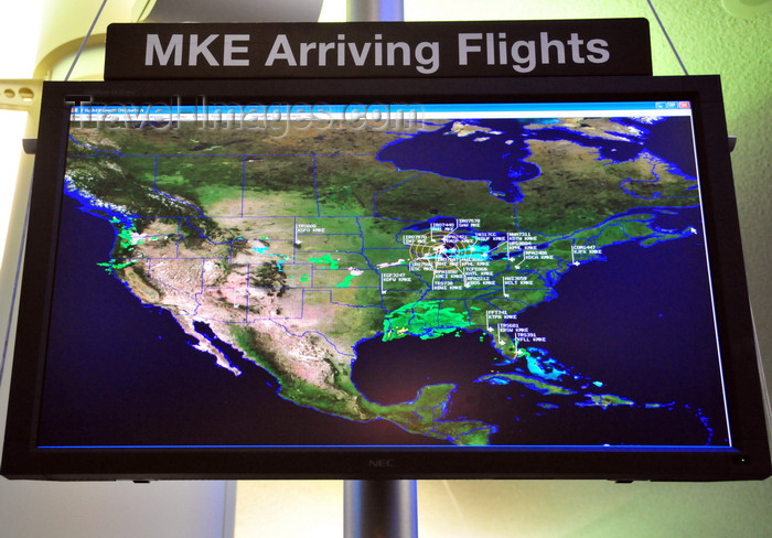 usa1054: Milwaukee, Wisconsin, USA: General Mitchell International Airport - screen displaying real time positions of arriving flights on a map of North America - MKE - photo by M.Torres - (c) Travel-Images.com - Stock Photography agency - Image Bank