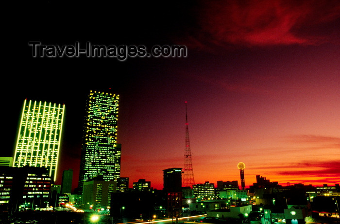 usa1063: Dallas, Texas, USA: skyline at sunset - downtown skyscrapers, antenna and Reunion Tower - photo by C.Lovell - (c) Travel-Images.com - Stock Photography agency - Image Bank
