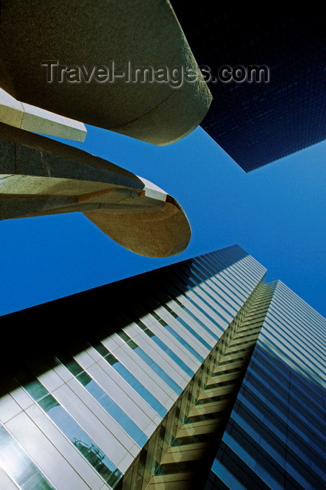 usa1065: Dallas, Texas, USA: looking at the sky - skyscrapers and abstract sculpture - photo by C.Lovell - (c) Travel-Images.com - Stock Photography agency - Image Bank