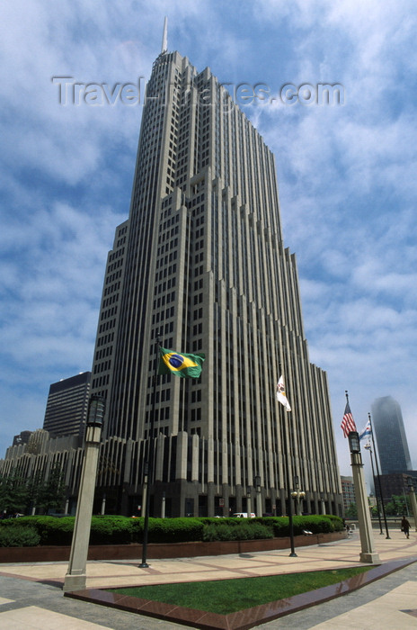 usa1074: Chicago, Illinois, USA: the NBC Tower was built in 1989, architect Adrian D. Smith of Skidmore, Owings and Merrill - Cityfront Plaza - Near north side - revival Art Deco style - photo by C.Lovell - (c) Travel-Images.com - Stock Photography agency - Image Bank
