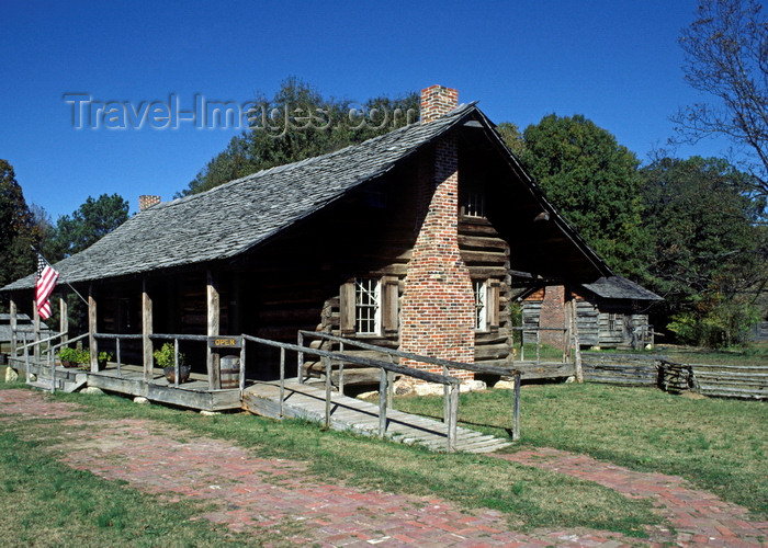 usa1088: Mississippi, USA: the historic Huffman Cabin, built in 1840 - photo by C.Lovell - (c) Travel-Images.com - Stock Photography agency - Image Bank