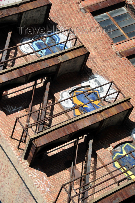 usa1177: Boston, Massachusetts, USA: Lovejoy Wharf - graffiti and brick wall - old emergency stairs - photo by M.Torres - (c) Travel-Images.com - Stock Photography agency - Image Bank