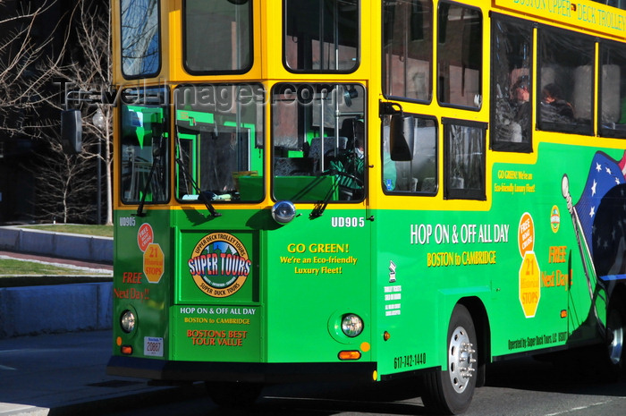 usa1179: Boston, Massachusetts, USA: 'Boston Upper Deck Trolley Tours' on the Freedom Trail - narrated sightseeing - not a real trolley - Causeway St - photo by M.Torres - (c) Travel-Images.com - Stock Photography agency - Image Bank