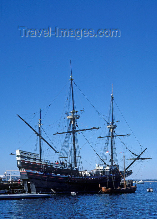 usa1184: Boston, Massachusetts, USA: replica of the Mayflower in the harbour - photo by C.Lovell - (c) Travel-Images.com - Stock Photography agency - Image Bank