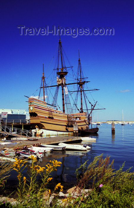 usa1190: Plymouth, Massachusetts, USA: Mayflower II - replica of the 17th century ship Mayflower, known for transporting the Pilgrims to the New World - State pier - photo by D.Forman - (c) Travel-Images.com - Stock Photography agency - Image Bank