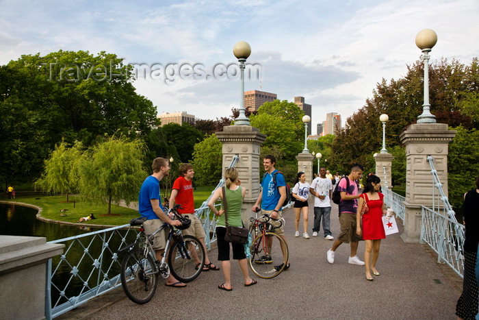 usa1206: Boston, Massachusetts, USA: bicyclists on the suspension bridge in the Boston Common - photo by C.Lovell - (c) Travel-Images.com - Stock Photography agency - Image Bank