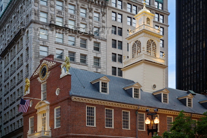 usa1212: Boston, Massachusetts, USA: the Old State House built in 1713 is the oldest Colonial building still standing - Georgian style - intersection of Washington and State Streets - photo by C.Lovell - (c) Travel-Images.com - Stock Photography agency - Image Bank