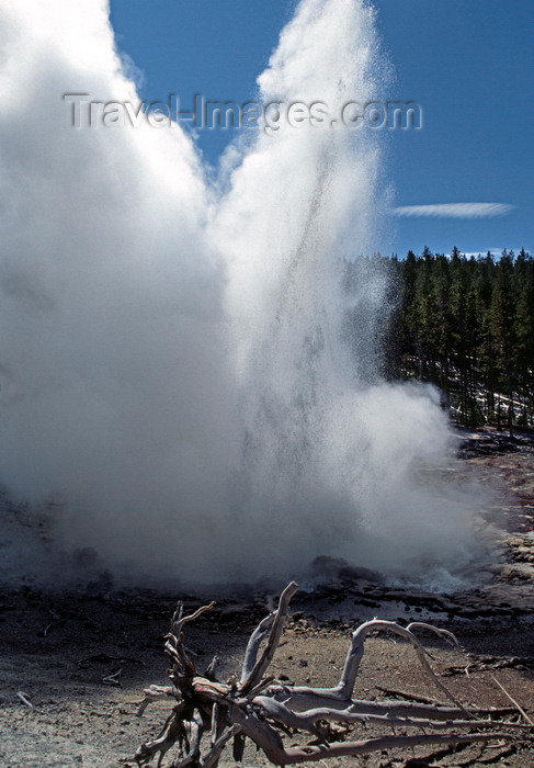 usa1254: Yellowstone National Park, Wyoming USA: multihued steaming thermal pool - photo by C.Lovell - (c) Travel-Images.com - Stock Photography agency - Image Bank