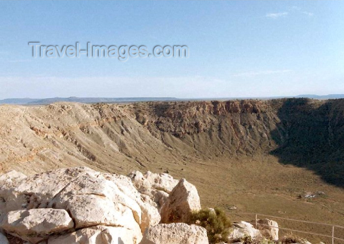 usa126: USA - Meteor Crater (Arizona): aka as Barringer Crater and formerly as the Canyon Diablo crater - impact crater, located about 35 miles east of Flagstaff, near Winslow in the northern Arizona desert - photo by Peter Willis - (c) Travel-Images.com - Stock Photography agency - Image Bank