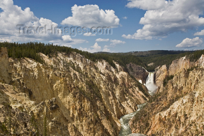 usa1275: Yellowstone National Park, Wyoming, USA: Lower Yellowstone Falls - almost twice as high as Niagara - start of the Grand Canyon of the Yellowstone - photo by C.Lovell - (c) Travel-Images.com - Stock Photography agency - Image Bank