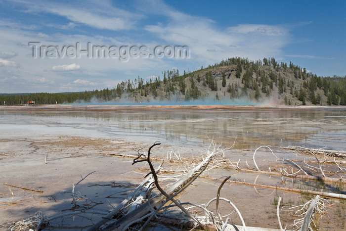 usa1291: Yellowstone National Park, Wyoming, USA: Grand Prismatic Spring in the Midland Geyser Basin - the largest hot spring in the United States  - photo by C.Lovell - (c) Travel-Images.com - Stock Photography agency - Image Bank
