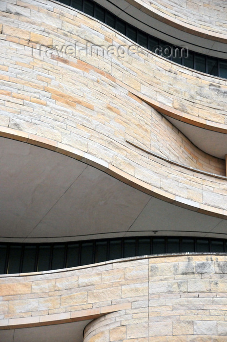 usa1327: Washington, D.C., USA: National Museum of the American Indian - detail of the undulating Kasota limestone façade by Blackfoot architect Douglas Cardinal - National Mall - Smithsonian Institution - photo by M.Torres - (c) Travel-Images.com - Stock Photography agency - Image Bank