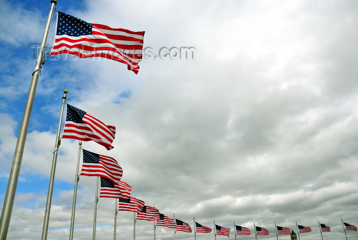 usa1341: Washington, D.C., USA: circle of American flags at the Washington Monument - 56 flags, fifty the states and six for the 6 dependent territories - National Mall - photo by M.Torres - (c) Travel-Images.com - Stock Photography agency - Image Bank